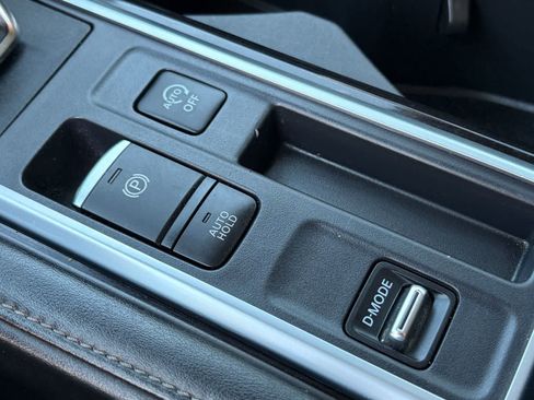 Used 2022 Nissan Pathfinder SV FWD image 30