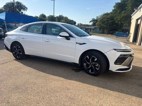 Used 2025 Hyundai Sonata SEL FWD image 3
