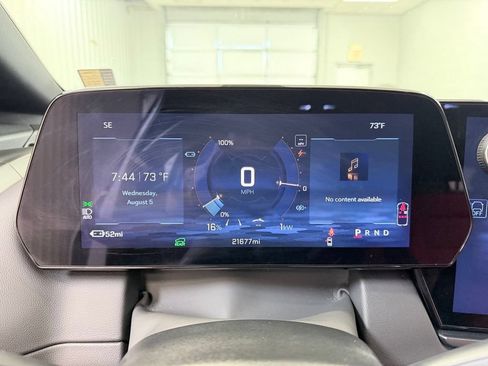 Used 2025 Chevrolet Equinox EV RS FWD image 41