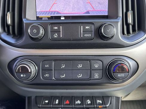 Used 2020 Chevrolet Colorado Z71 AWD/4WD image 24