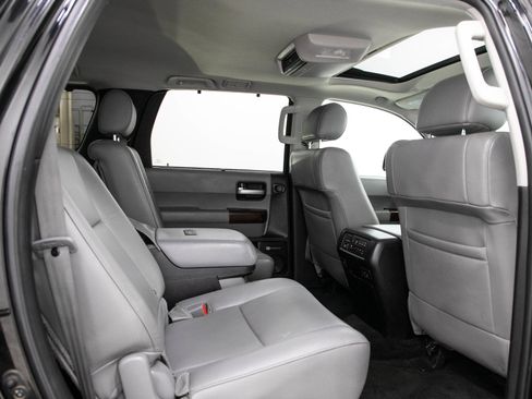 Used 2016 Toyota Sequoia Platinum AWD/4WD image 14