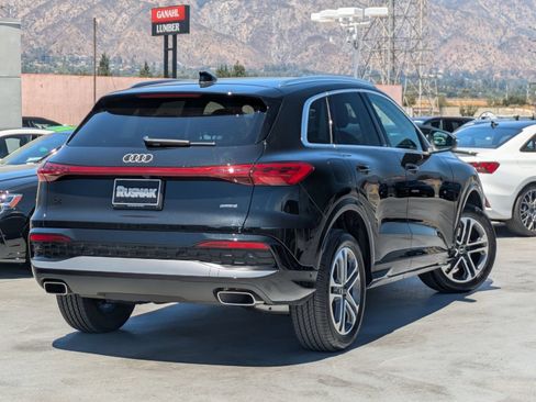 Used 2025 Audi Q5 Premium w/ Convenience Package AWD/4WD image 4