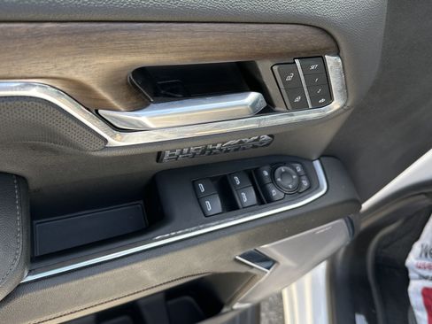 Used 2024 Chevrolet Silverado 1500 High Country AWD/4WD image 17