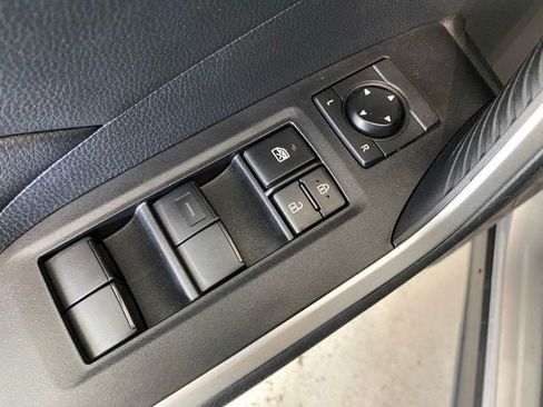 Used 2023 Toyota RAV4 LE AWD/4WD image 10