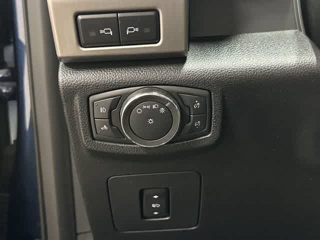 Used 2015 Ford F150 Platinum w/ Equipment Group 701A Luxury AWD/4WD image 19