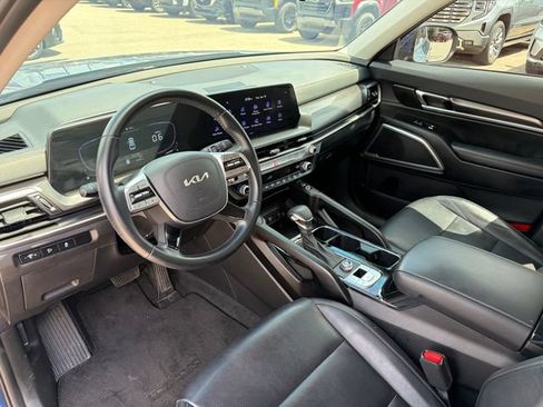 Certified 2024 Kia Telluride S FWD image 2