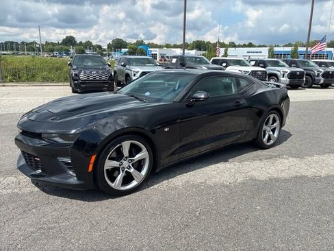 Used 2017 Chevrolet Camaro SS RWD image 3