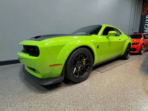 Used 2023 Dodge Challenger SRT Hellcat RWD image 2