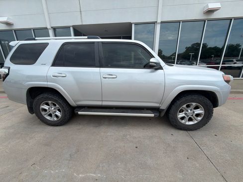 Used 2019 Toyota 4Runner SR5 Premium AWD/4WD image 3