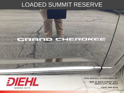 Used 2023 Jeep Grand Cherokee Summit AWD/4WD image 10