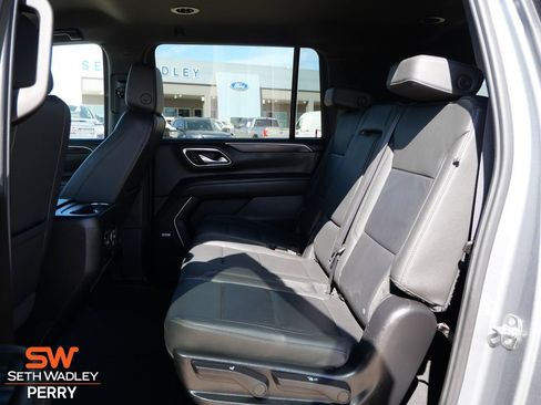 Used 2024 Chevrolet Suburban LT image 14