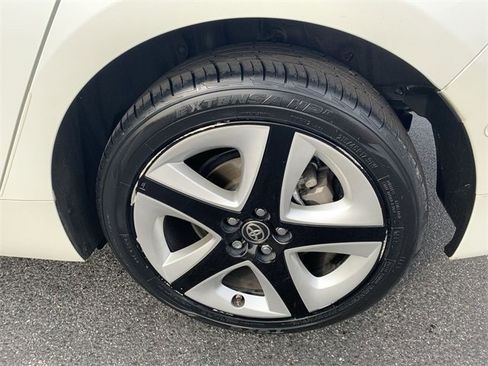 Used 2017 Toyota Prius Four Touring image 32