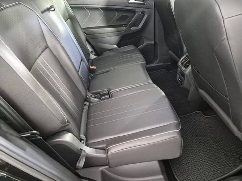 Used 2023 Volkswagen Tiguan SE FWD image 30