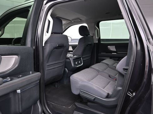 Used 2025 Ford Expedition Max Active AWD/4WD image 15