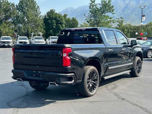 Used 2023 Chevrolet Silverado 1500 High Country w/ High Country Premium Package AWD/4WD image 3