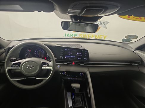 Used 2023 Hyundai Elantra SEL image 14