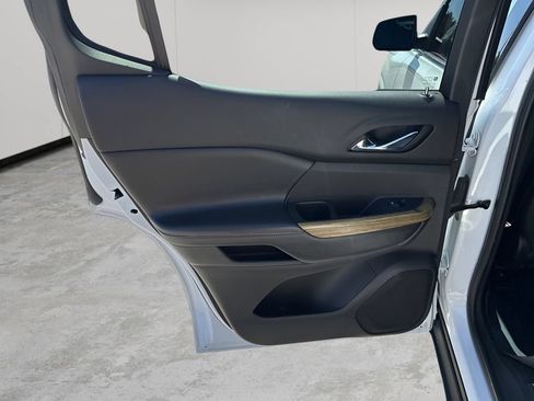 Used 2019 GMC Acadia Denali w/ LPO, Floor Liner Package FWD image 18