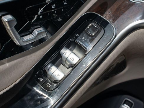 Used 2022 Mercedes-Benz S 500 4MATIC image 26