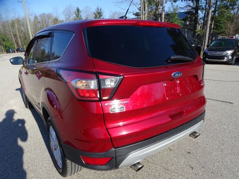 Used 2017 Ford Escape SE image 6
