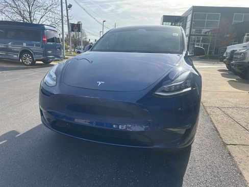Used 2022 Tesla Model Y Long Range image 7