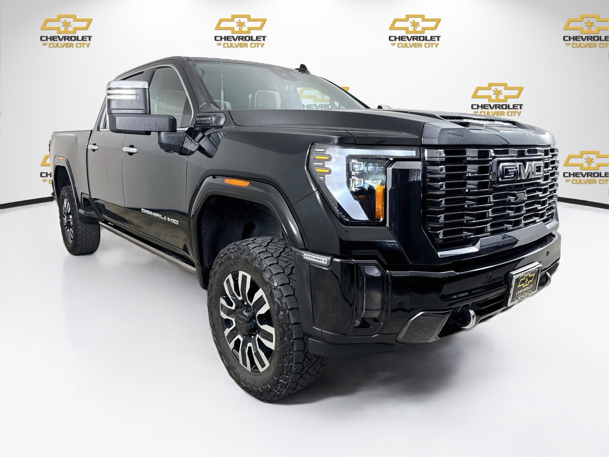 Used 2024 GMC Sierra 2500 Denali Ultimate AWD/4WD image 1