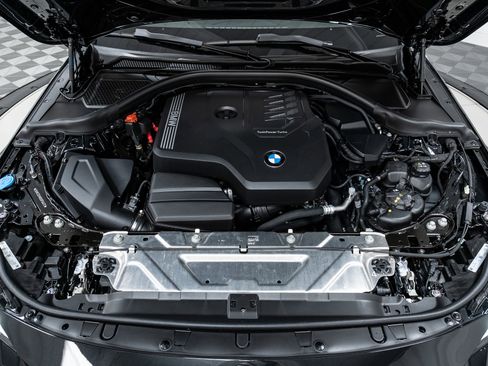 Used 2025 BMW 230i xDrive Coupe w/ Convenience Package image 9