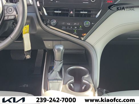 Used 2023 Toyota Camry SE FWD image 19