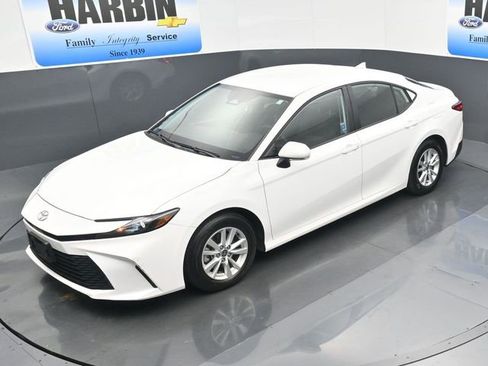 Used 2025 Toyota Camry LE image 22