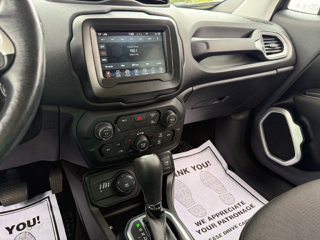 Used 2021 Jeep Renegade Latitude w/ Convenience Group AWD/4WD image 31