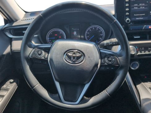 Used 2021 Toyota Venza LE AWD/4WD image 13
