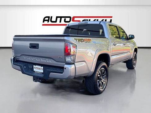 Used 2020 Toyota Tacoma TRD Sport w/ Technology Package AWD/4WD image 7