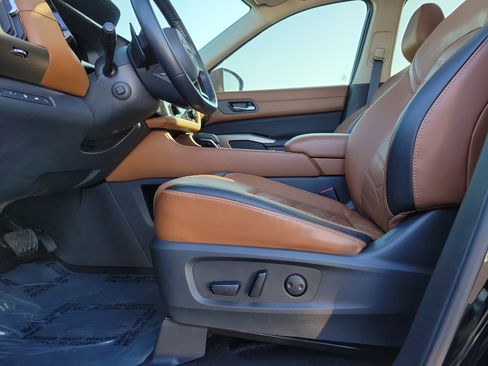 Certified 2023 Nissan Pathfinder Platinum image 16