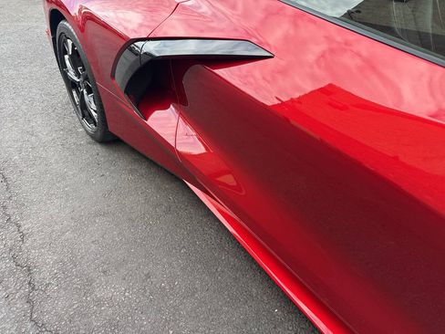 Used 2021 Chevrolet Corvette Stingray Premium Cpe w/ Z51 Performance Package RWD image 14
