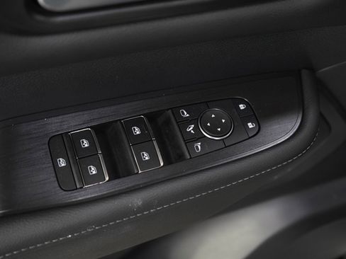 Used 2025 Nissan Armada PRO-4X w/ Pro-4X Premium Package image 23
