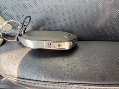 Used 2026 Kia Carnival FWD image 20