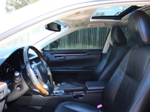 Used 2014 Lexus ES 350 w/ Luxury Package FWD image 10