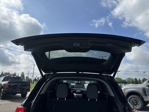 Certified 2023 Ford Explorer XLT w/ Equipment Group 202A AWD/4WD image 17