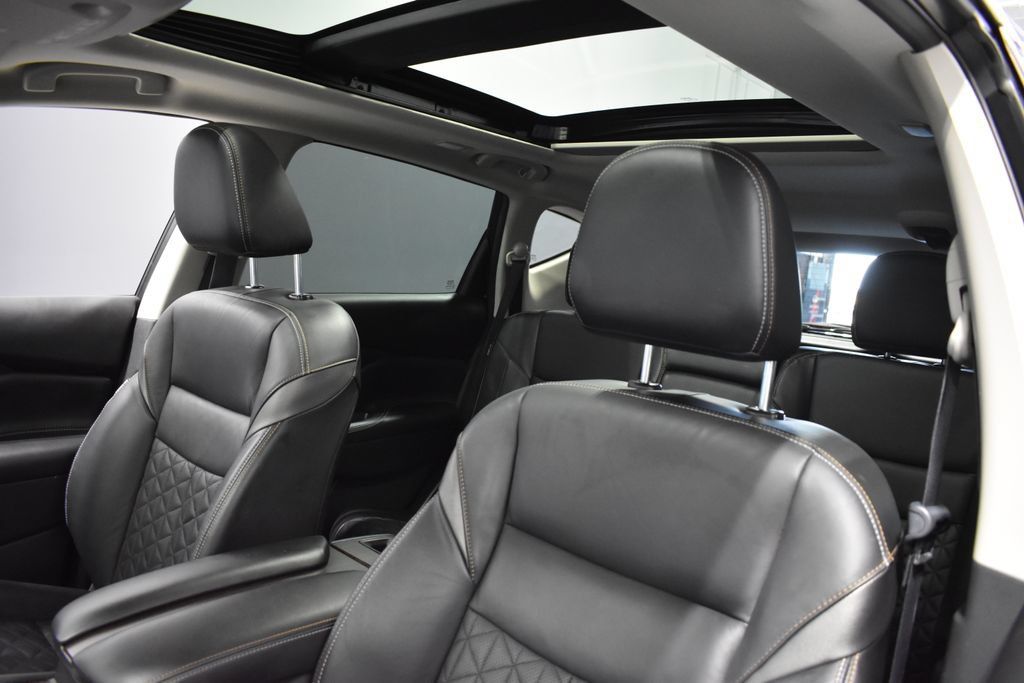 Certified 2023 Nissan Murano Platinum w/ Cargo Package FWD image 16