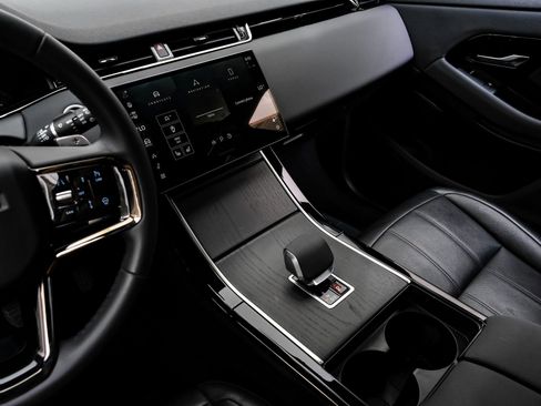 Used 2024 Land Rover Range Rover Evoque S image 28