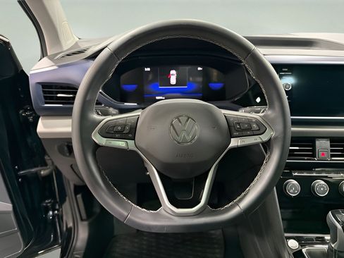 Used 2023 Volkswagen Taos SE w/ Panoramic Sunroof Package FWD image 15