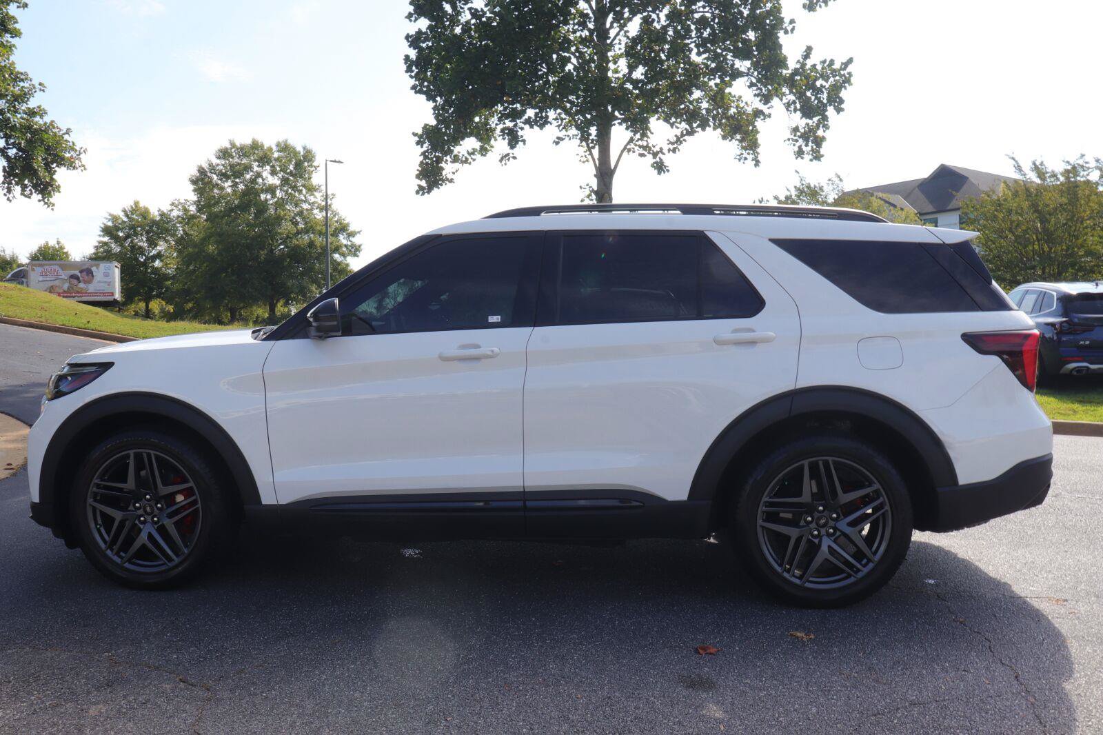 Used 2025 Ford Explorer ST w/ Sun And Sound Package AWD/4WD image 3