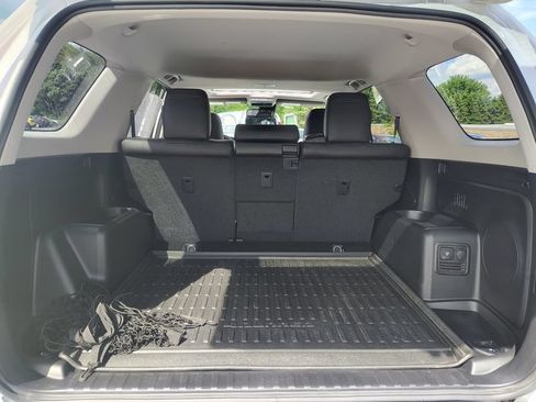 Used 2024 Toyota 4Runner Limited AWD/4WD image 19