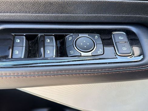 Used 2023 Lincoln Aviator Reserve w/ Equipment Group 201A RWD image 23