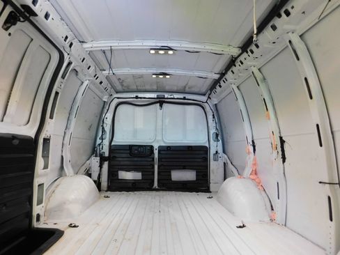 Used 2021 Chevrolet Express 2500 w/ Driver Convenience Package RWD image 26