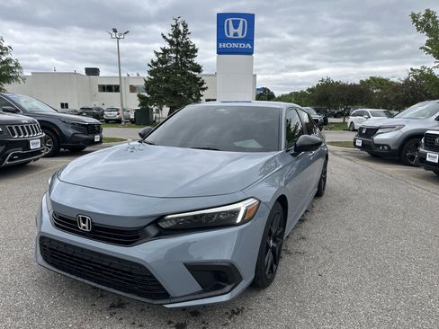 Used 2024 Honda Civic Sport image 1