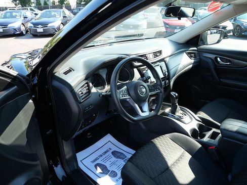 Used 2018 Nissan Rogue S AWD/4WD image 9