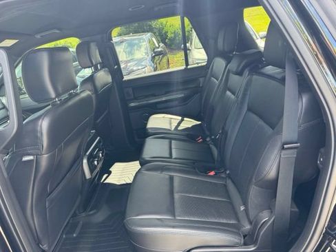 Used 2019 Ford Expedition XLT w/ Equipment Group 202A AWD/4WD image 12