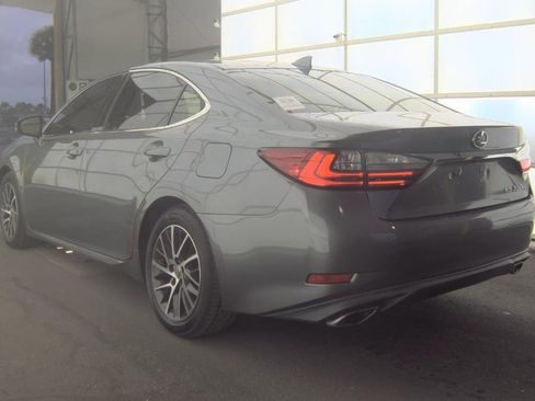 Used 2016 Lexus ES 350 w/ Luxury Package w/Wood Trim image 5