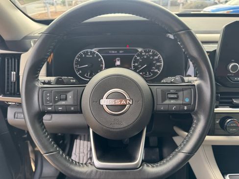 Certified 2022 Nissan Pathfinder SV image 22