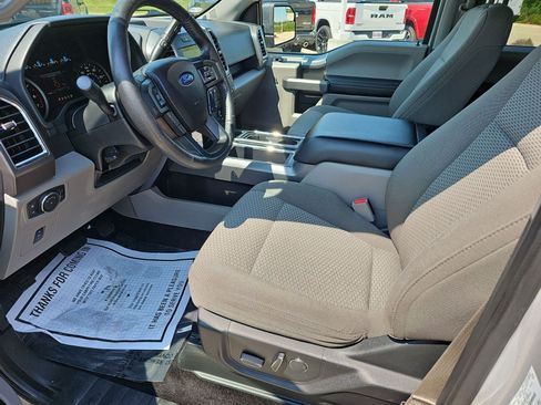 Used 2017 Ford F150 XLT w/ Equipment Group 302A Luxury AWD/4WD image 18